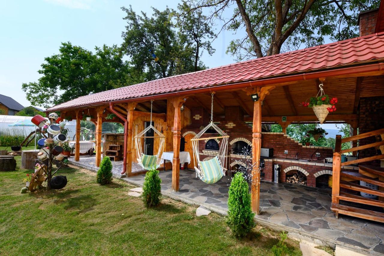 Sub Creasta Cocosului Hotel Breb ภายนอก รูปภาพ
