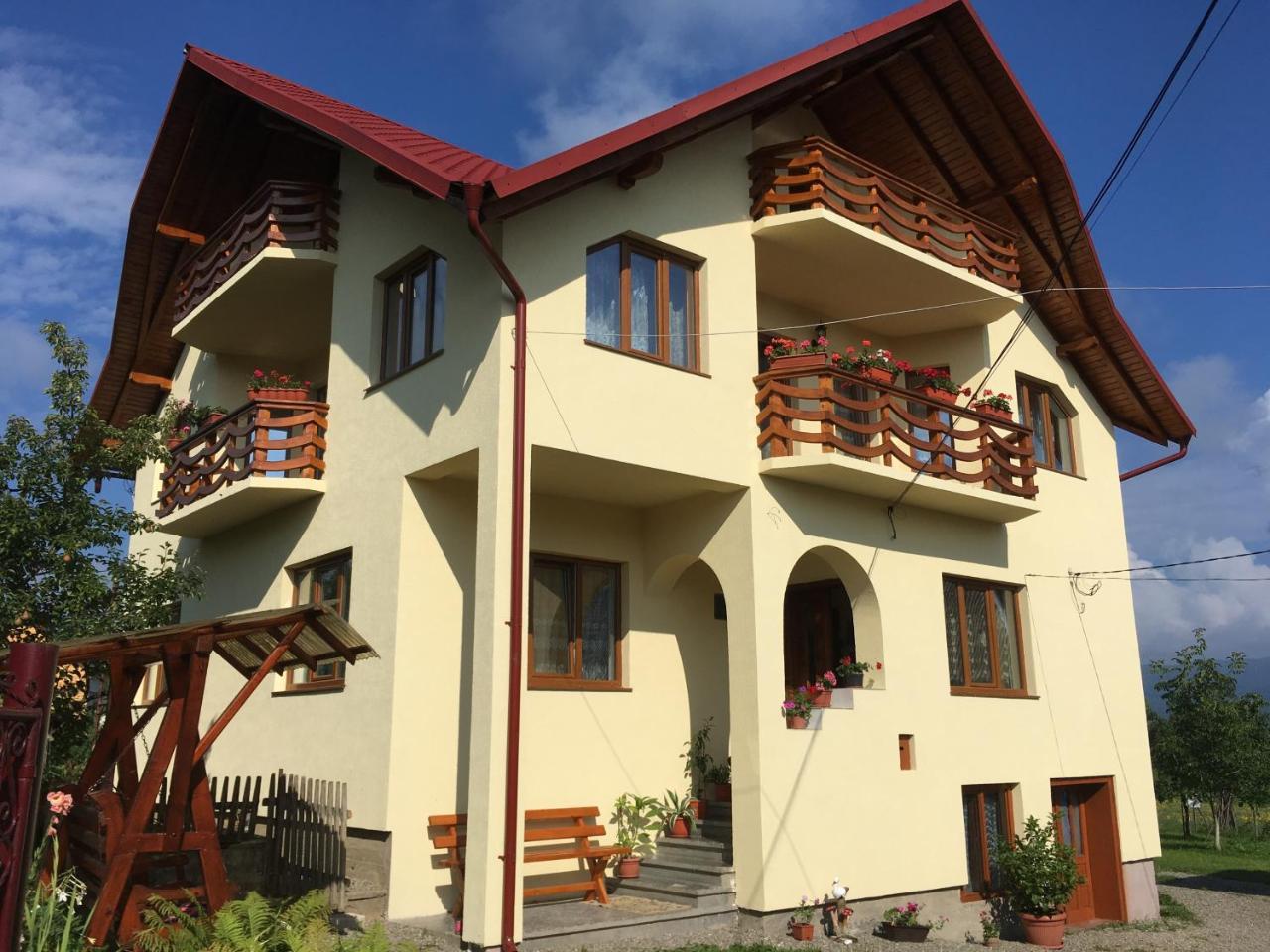 Sub Creasta Cocosului Hotel Breb ภายนอก รูปภาพ